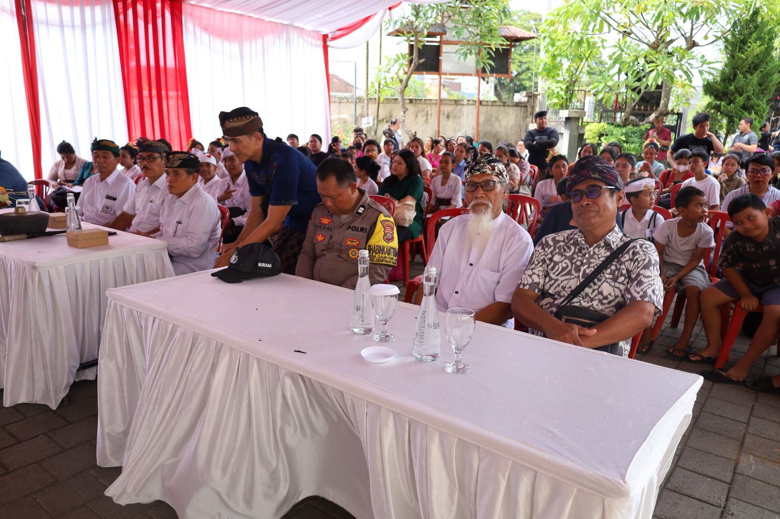 Sekretaris Kecamatan Denbar I PUTU EKA PERTAMA, S.Sos,M.A.P Hadiri Perlombaan dalam rangka Bulan Bahasa Bali Desa Dauh Puri Kauh